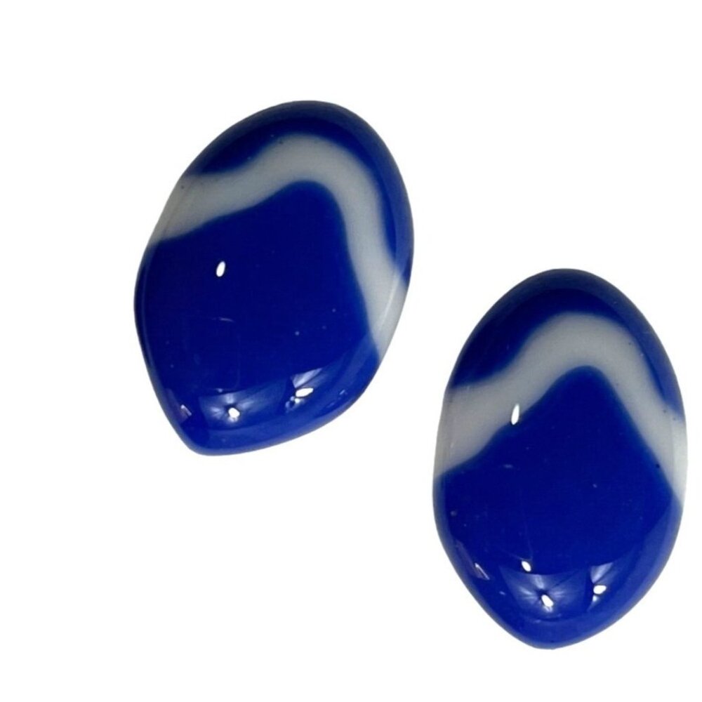 Vintage Blue & White Swirl Stud Earrings/Retro Vibes Funky Fashion Accessory A11